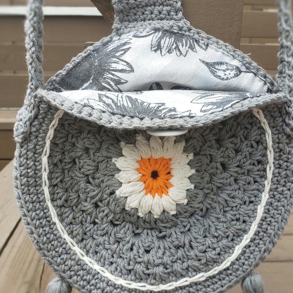 The Classique Crochet Crossbody Purse Handcrochet